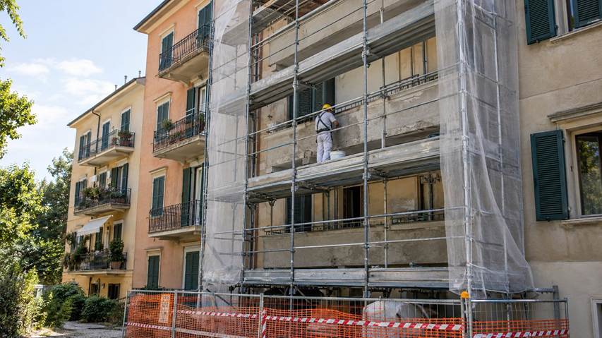 Facciate e balconi degradati